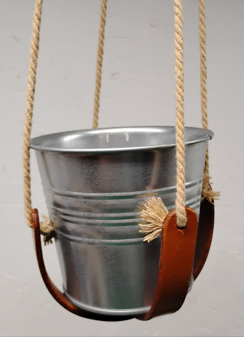 Support suspendu cuir brun clair