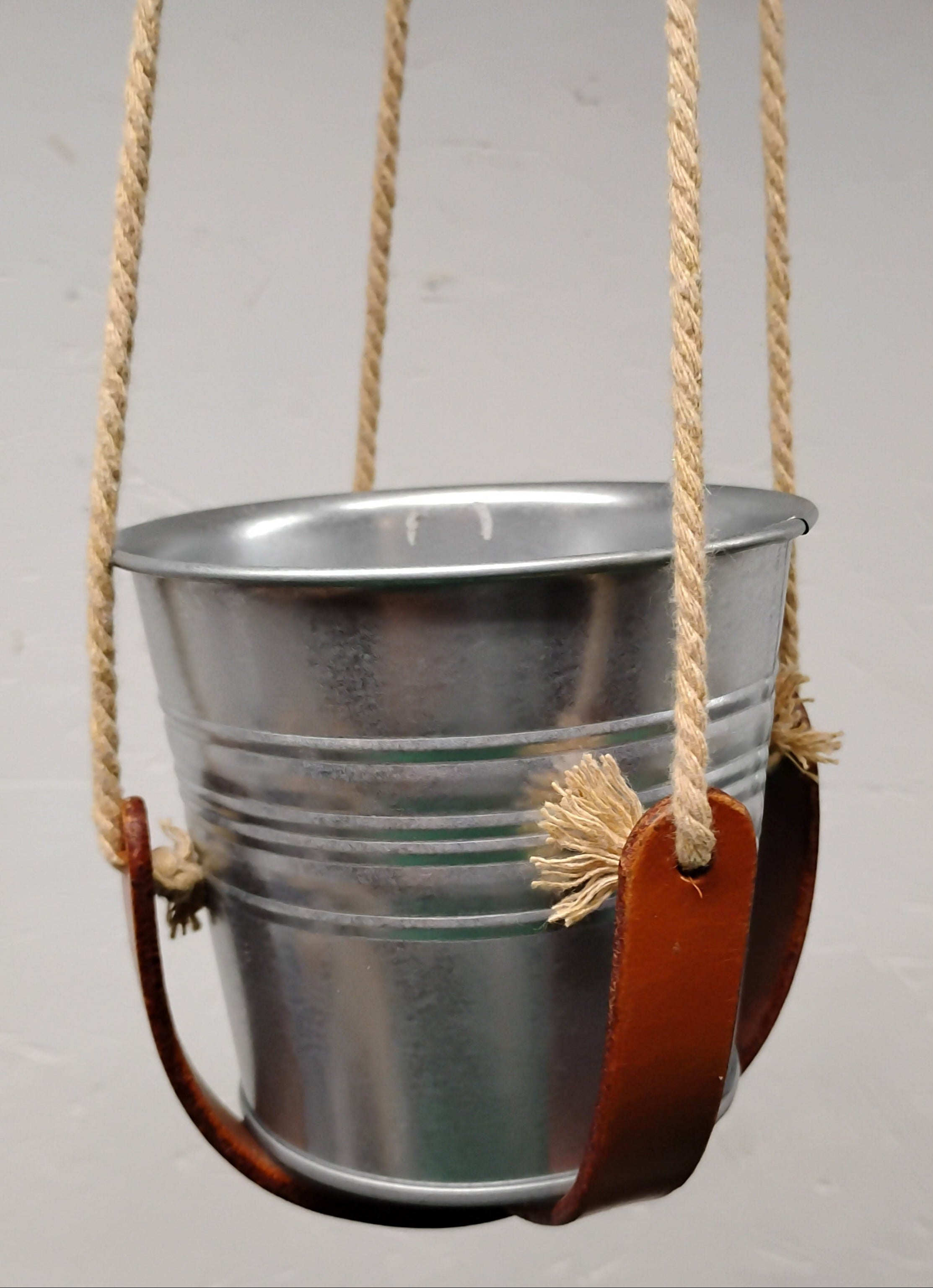 Support suspendu cuir brun clair